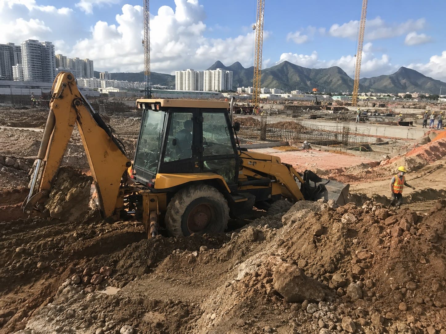 Obra da Cairuru Construtora em Irajá — Rio de Janeiro